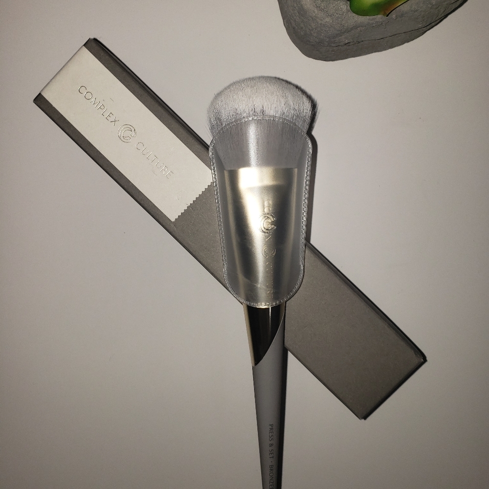 🆕️ Complex Culture Press & Set Bronzer Brush